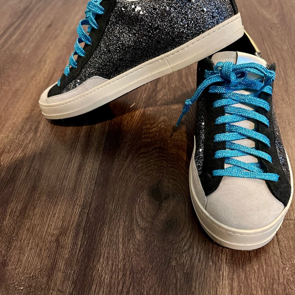 P448 size 41 shoes in excellent condition. Worn once. Purchased at Nordstrom.